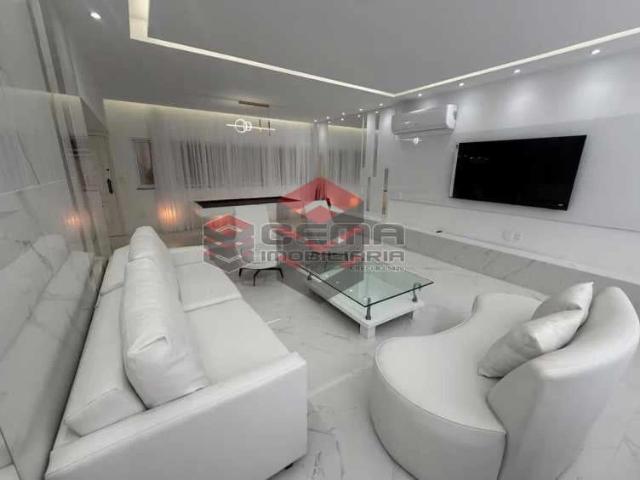 Apartamento para Venda em Rio de Janeiro/RJ Copacabana 4 Quartos