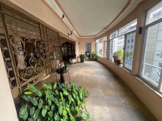 Apartamento para Venda em Rio de Janeiro/RJ Copacabana 4 Quartos