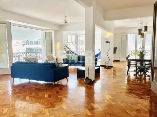 Apartamento para Venda em Rio de Janeiro/RJ Copacabana 4 Quartos