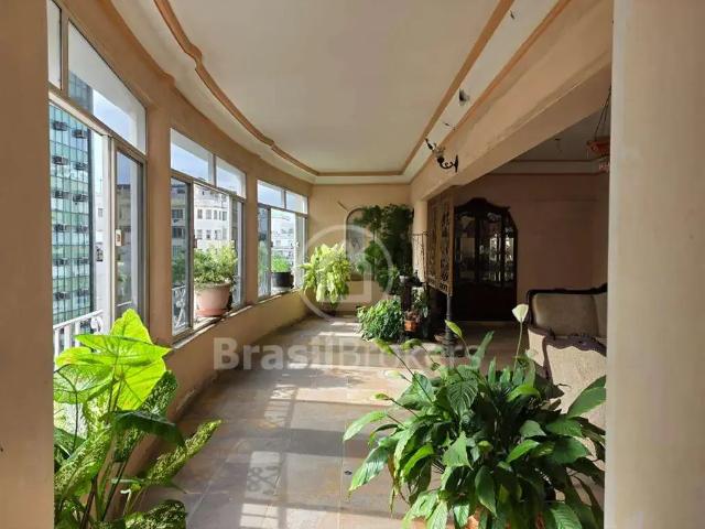 Apartamento para Venda em Rio de Janeiro/RJ Copacabana 6 Quartos