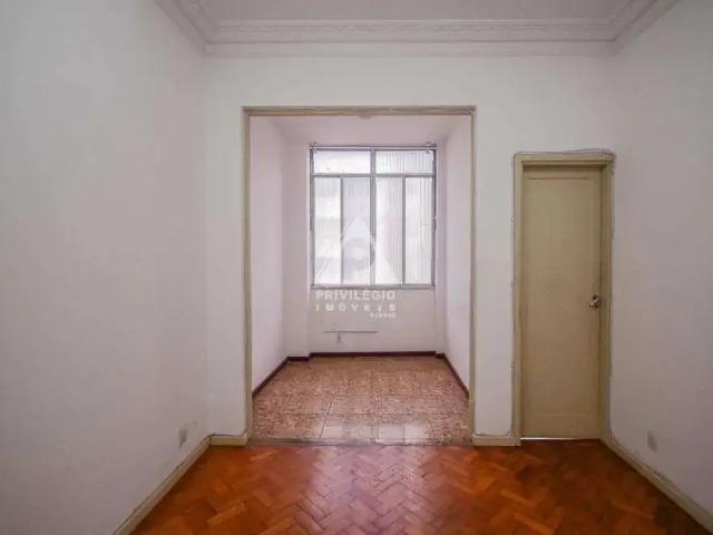 Apartamento para Venda em Rio de Janeiro/RJ Copacabana 2 Quartos