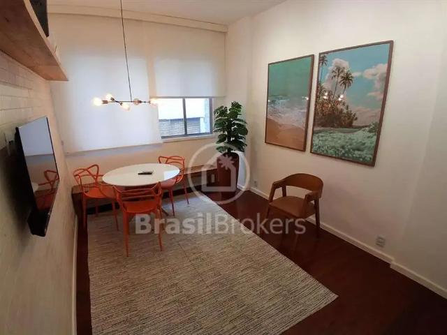 Apartamento para Venda em Rio de Janeiro/RJ Copacabana 2 Quartos