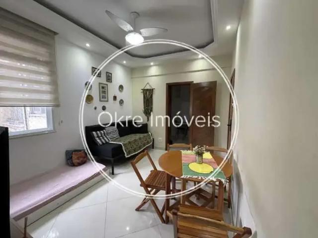 Apartamento para Venda em Rio de Janeiro/RJ Copacabana 2 Quartos
