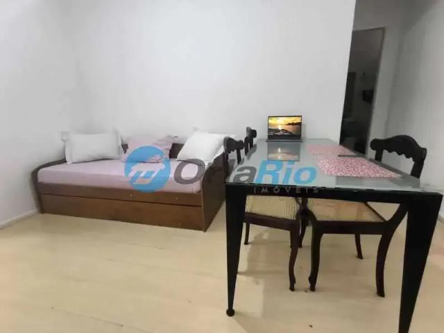 Apartamento para Venda em Rio de Janeiro/RJ Copacabana 2 Quartos