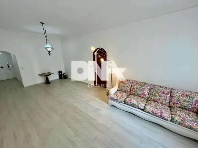 Apartamento para Venda em Rio de Janeiro/RJ Copacabana 3 Quartos