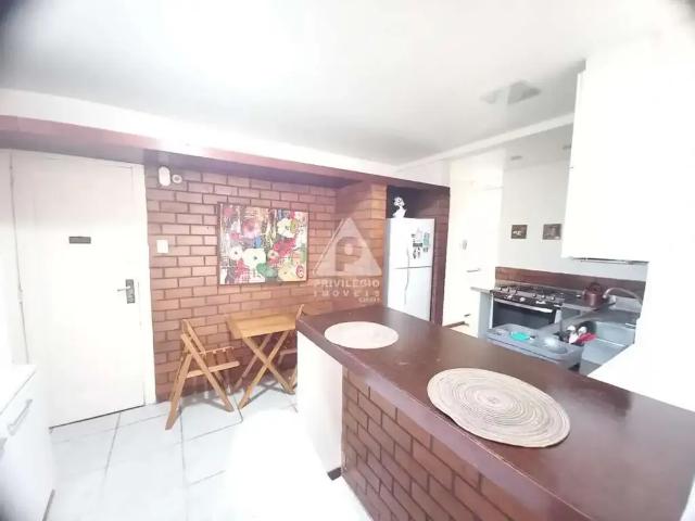 Apartamento para Venda em Rio de Janeiro/RJ Copacabana 3 Quartos