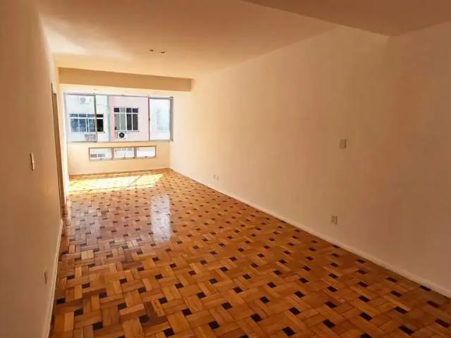 Apartamento para Venda em Rio de Janeiro/RJ Copacabana 3 Quartos