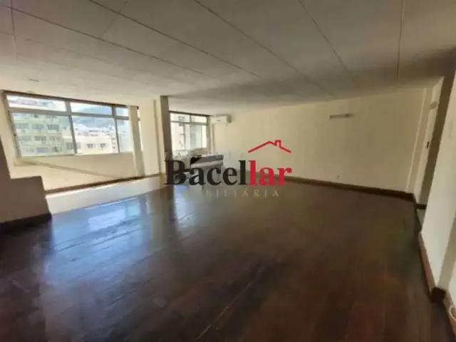 Apartamento para Venda em Rio de Janeiro/RJ Copacabana 3 Quartos
