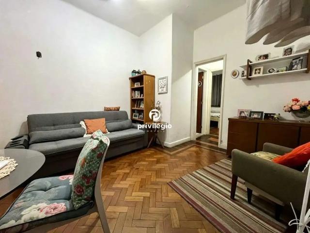 Apartamento para Venda em Rio de Janeiro/RJ Cosme Velho 2 Quartos