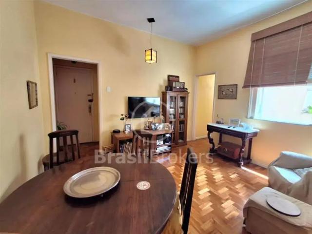 Apartamento para Venda em Rio de Janeiro/RJ Botafogo 2 Quartos
