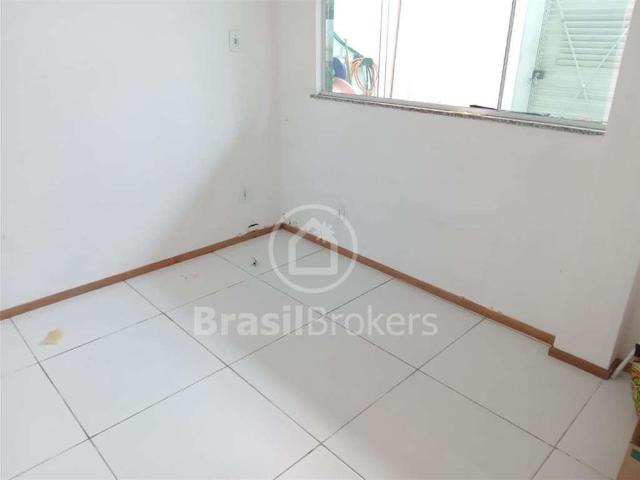 Apartamento para Venda em Rio de Janeiro/RJ Engenheiro Leal 2 Quartos