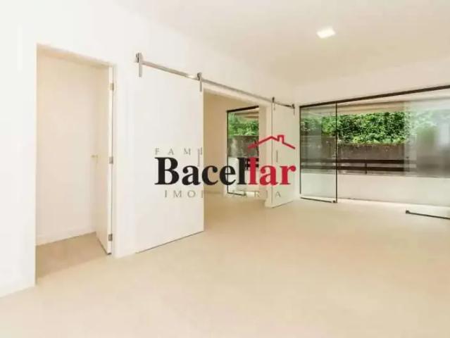 Apartamento para Venda em Rio de Janeiro/RJ Humaitá 2 Quartos