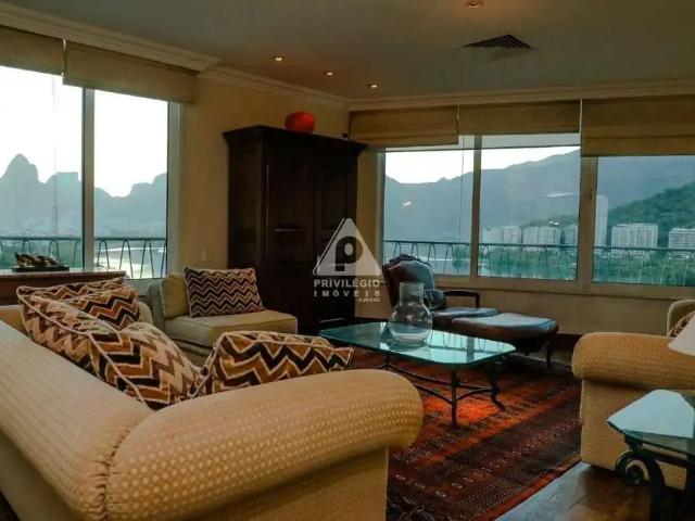 Apartamento para Venda em Rio de Janeiro/RJ Lagoa 3 Quartos