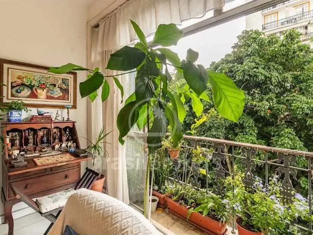 Apartamento para Venda em Rio de Janeiro/RJ Lagoa 4 Quartos
