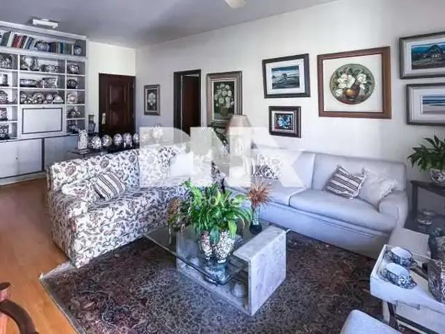 Apartamento para Venda em Rio de Janeiro/RJ Lagoa 4 Quartos