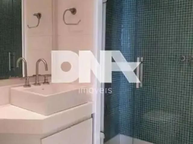 Apartamento para Venda em Rio de Janeiro/RJ Lagoa 5 Quartos