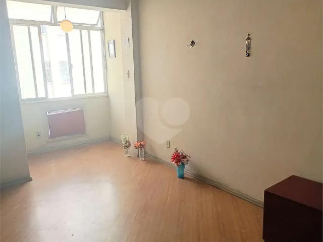 Apartamento para Venda em Rio de Janeiro/RJ Laranjeiras 3 Quartos