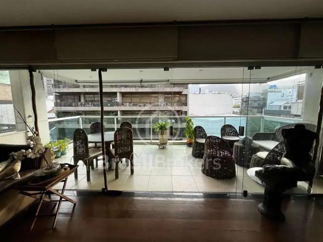 Apartamento para Venda em Rio de Janeiro/RJ Leblon 3 Quartos