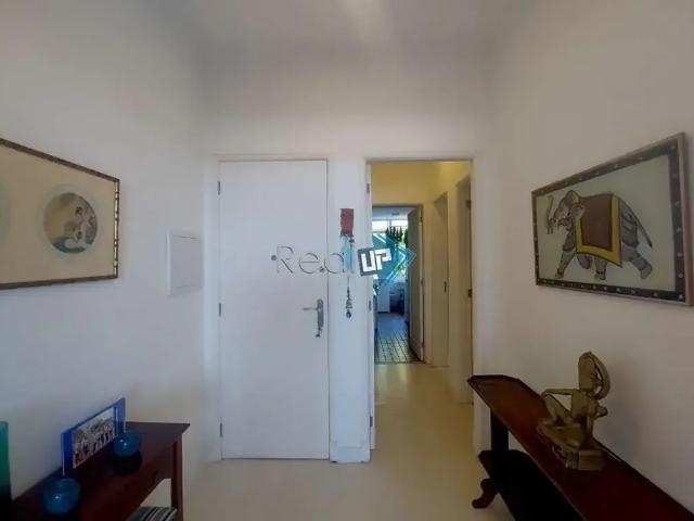 Apartamento para Venda em Rio de Janeiro/RJ Leme 2 Quartos