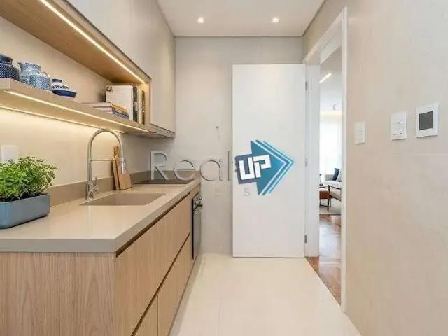 Apartamento para Venda em Rio de Janeiro/RJ Leme 2 Quartos