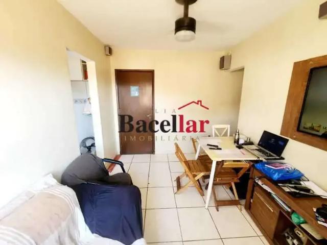 Apartamento para Venda em Rio de Janeiro/RJ Madureira 2 Quartos