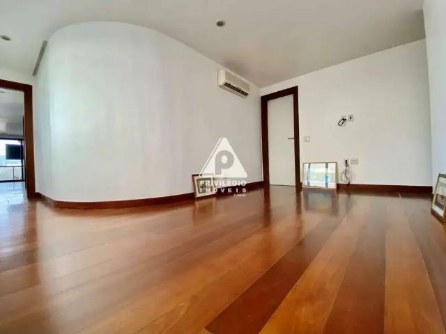 Apartamento para Venda em Rio de Janeiro/RJ Urca 4 Quartos