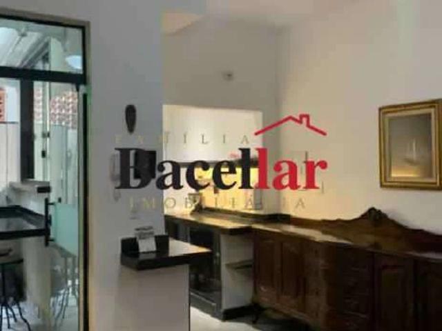 Apartamento para Venda em Rio de Janeiro/RJ Urca 2 Quartos