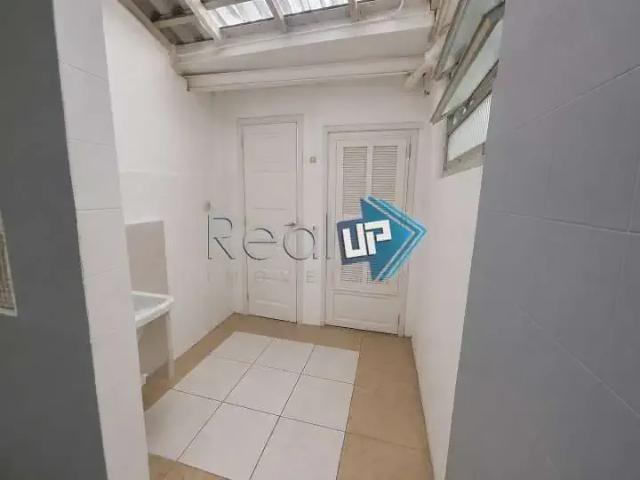 Apartamento para Venda em Rio de Janeiro/RJ Urca 2 Quartos
