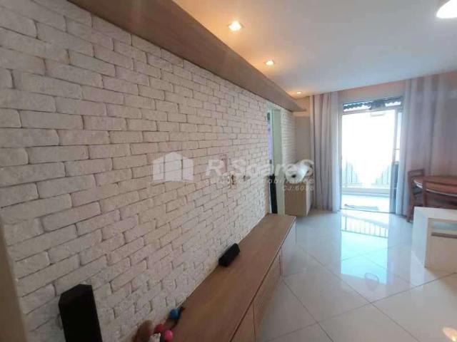 Apartamento para Venda em Rio de Janeiro/RJ Vila Valqueire 3 Quartos