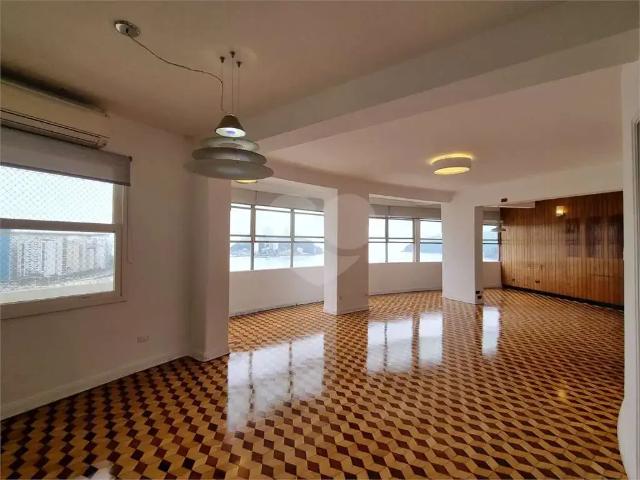 Apartamento para Venda em São Vicente/SP Centro 4 Quartos