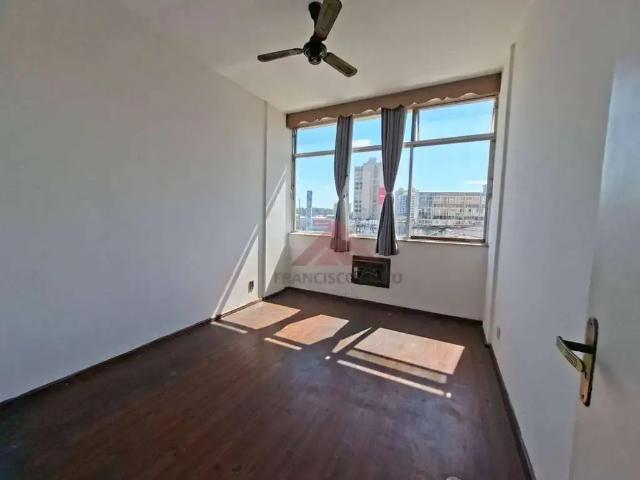 Apartamento para Venda em São Gonçalo/RJ Centro 4 Quartos
