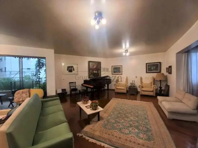 Apartamento para Venda em São José dos Campos/SP Vila Adyana 4 Quartos