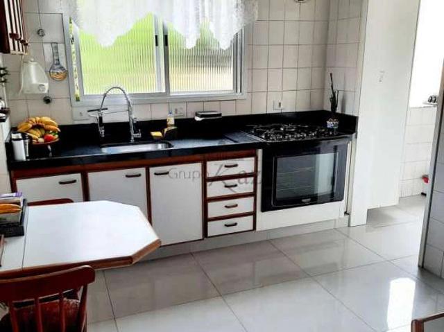 Apartamento para Venda em São José dos Campos/SP Bosque dos Eucaliptos 3 Quartos