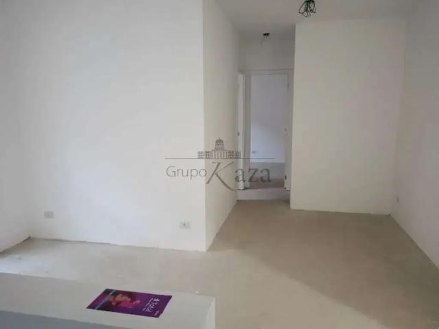 Apartamento para Venda em São José dos Campos/SP Jardim Colonial 2 Quartos