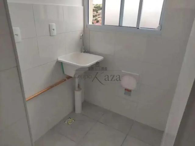 Apartamento para Venda em São José dos Campos/SP Parque Novo Horizonte 2 Quartos