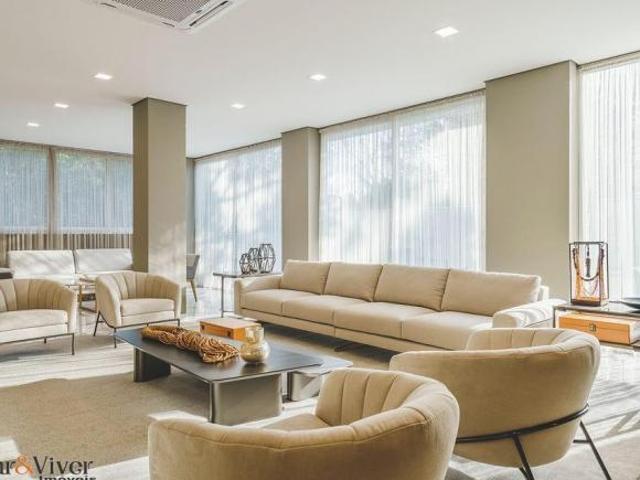 Apartamento para Venda em São José dos Pinhais, Carioca, 3 dormitórios, 3 suítes, 5 banheiros, 5 vag