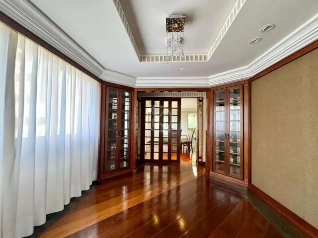 Apartamento para Venda em São José dos Pinhais/PR Centro 4 Quartos