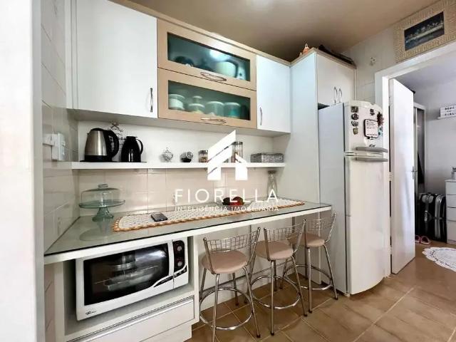 Apartamento para Venda em São José/SC Praia Comprida 2 Quartos