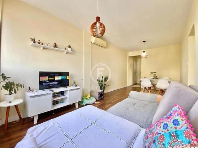 Apartamento para Venda em São José/SC Roçado 2 Quartos