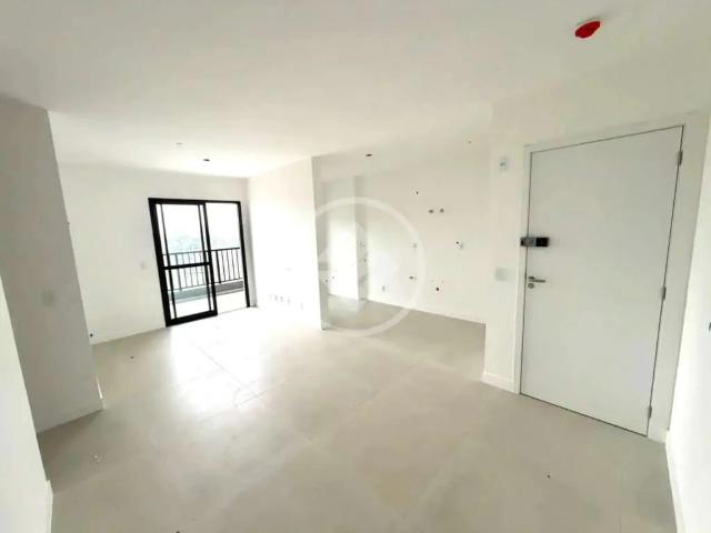 Apartamento para Venda em São José/SC Roçado 2 Quartos