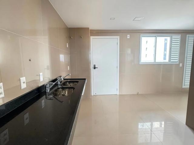 Apartamento para Venda em São Luís/MA Ponta do Farol 4 Quartos