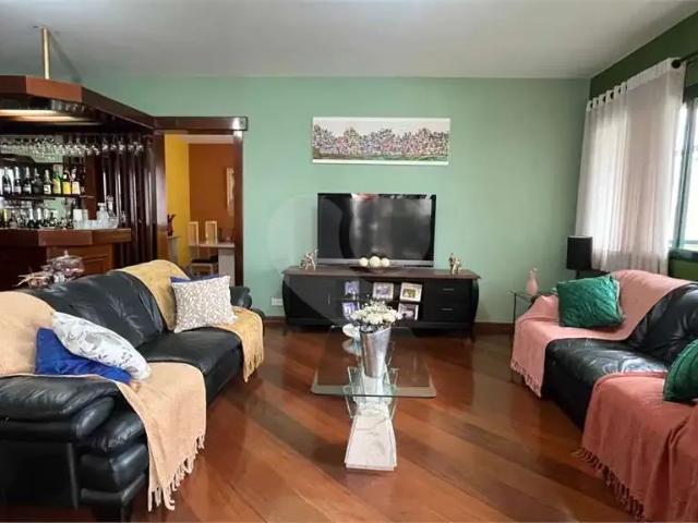 Apartamento para Venda em São Paulo/SP Moema 3 Quartos