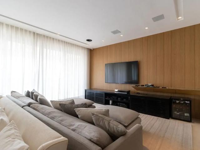 Apartamento para Venda em São Paulo/SP Moema 4 Quartos