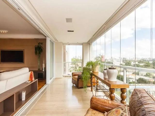 Apartamento para Venda em São Paulo/SP Ibirapuera 3 Quartos