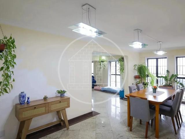 Apartamento para Venda em São Paulo/SP Interlagos 5 Quartos