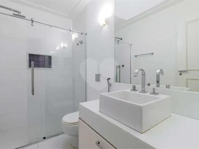 Apartamento para Venda em São Paulo/SP Jardim América 4 Quartos