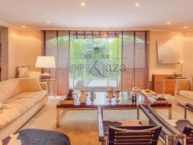 Apartamento para Venda em São Paulo/SP Jardim América 4 Quartos