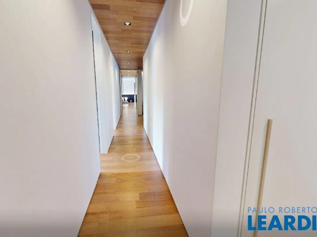 Apartamento para Venda em São Paulo/SP Paraíso 4 Quartos