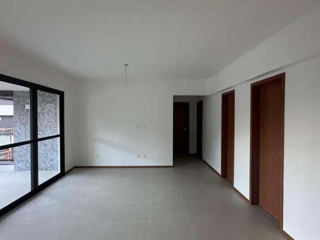 Apartamento para Venda em Salvador/BA Alphaville I 3 Quartos