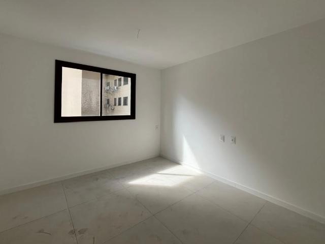 Apartamento para Venda em Salvador/BA Alphaville I 3 Quartos